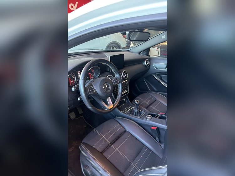 Mercedes Benz Clase A (todo) 200 URBAN 2.1 136CV foto 5